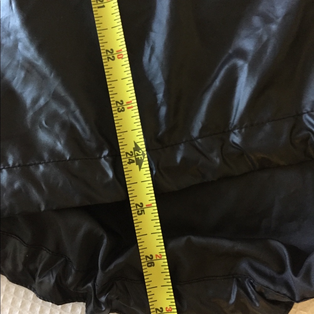 Nike Packable Swoosh Jacket NSW Women’s 872051-010 - Picture 5 of 8